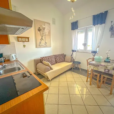 Apartment Sara Punta Skala * Petrcane