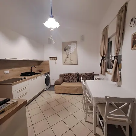 Sara Punta Skala Petrcane